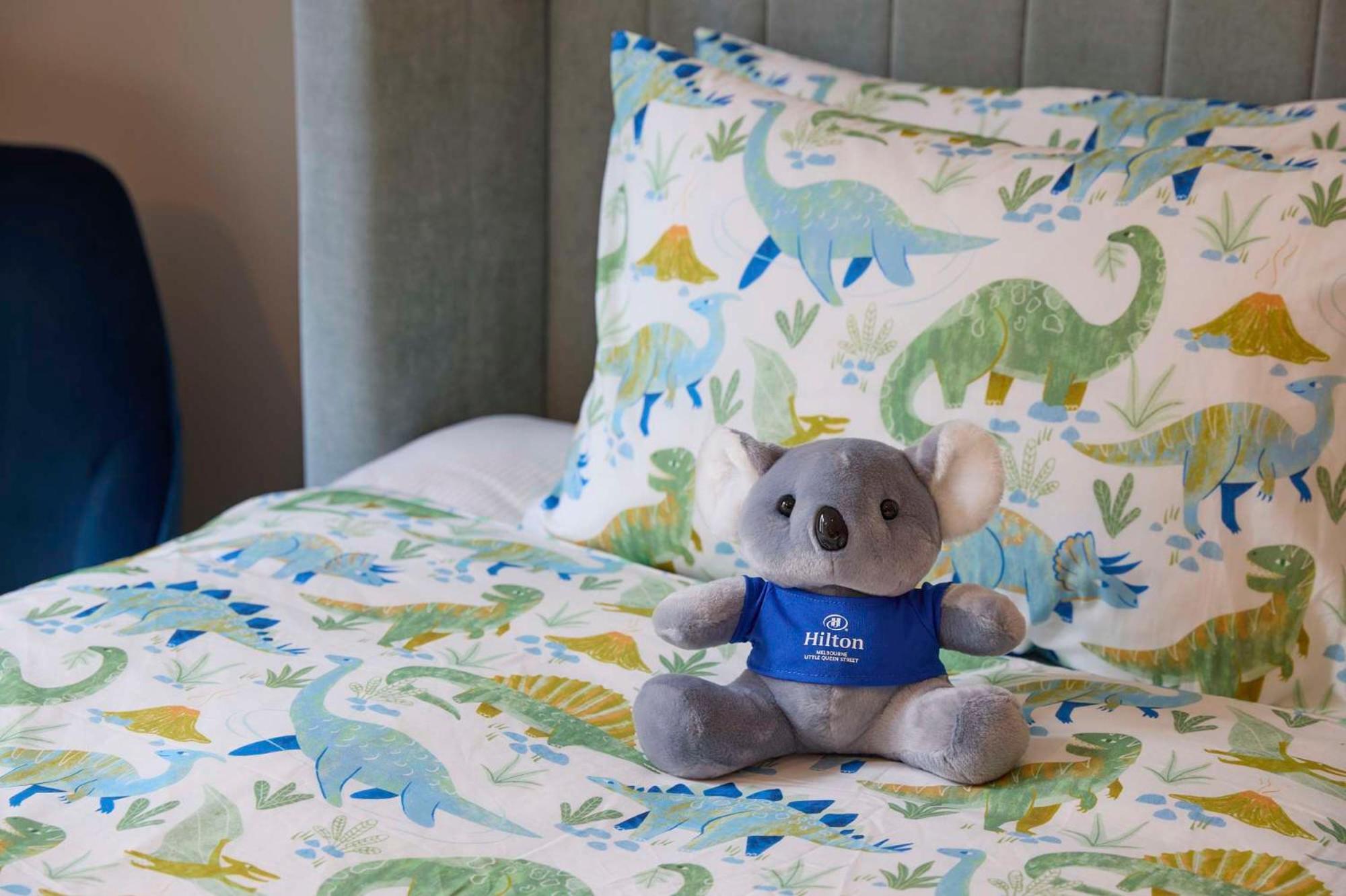 Hilton Melbourne Little Queen Street מראה חיצוני תמונה A plush toy of the character
